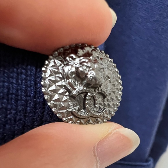 CHANEL Vintage Oversized Cardigan EUC - Picture 14 of 16